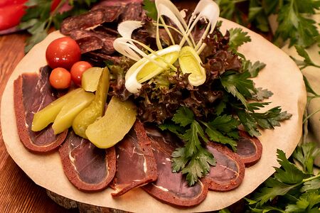 Тарелка деликатесов по-кавказки