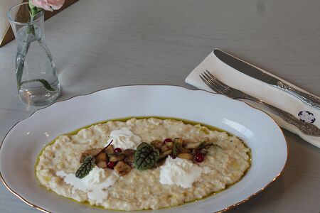 Ризотто с белыми грибами и стачателлой