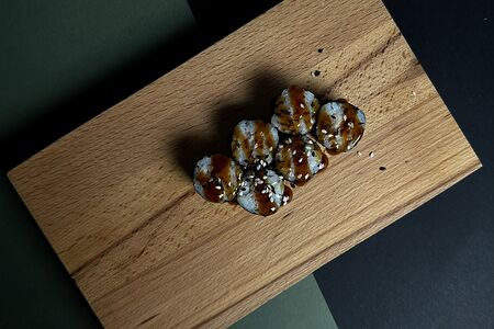 Классический с угрем