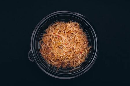 Салат из пророщенной сои