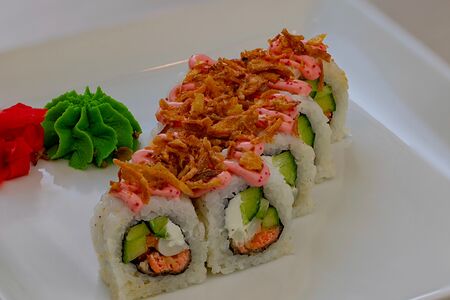 Ролл Криспи сяке