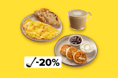 Завтрак с румяными сырниками и омлетом