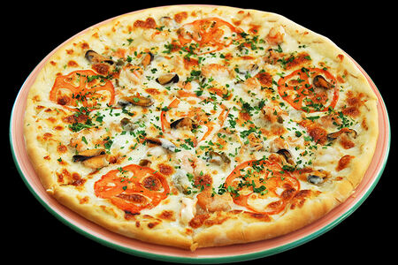 Пицца Маргарита и Грибная половинки