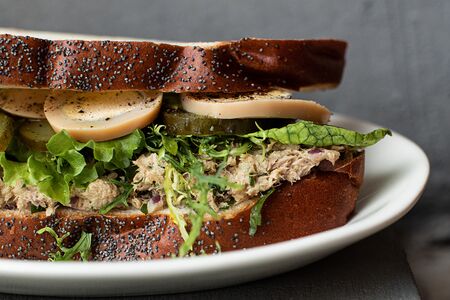 Туна сэндвич с яйцом по-караимски