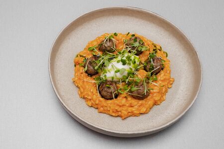 Паста орзо с фрикадельками и муссом из пармезана