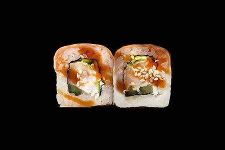 Ролл с опаленным лососем и креветкой в кляре