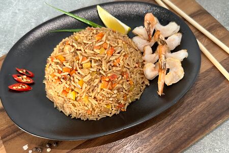 Жаренный рис с креветкой