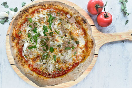 C тунцом и луком S