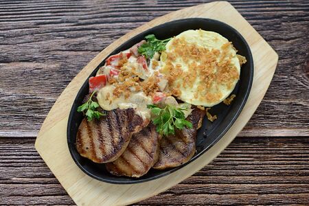 Язык говяжий на сковороде