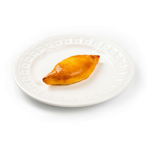 Пирожок с капустой и яйцом