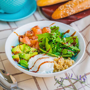 Боул с лососем