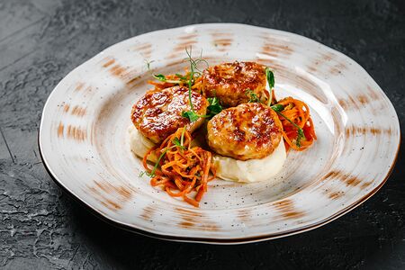 Домашние биточки из цыпленка