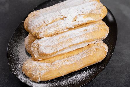 Пирожное Эклер