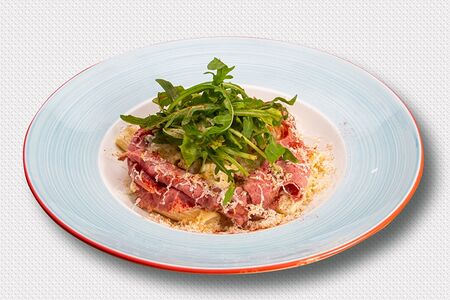 Ригатони с пастрами в сливочном соусе