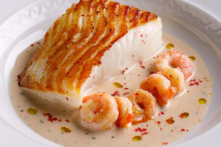 Палтус с северными креветками