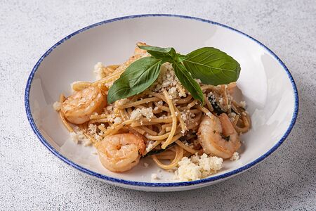 Паста с цукини и креветками