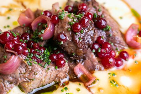 Томленая говядина с картофелем