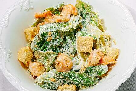 Цезарь с романо и креветкой