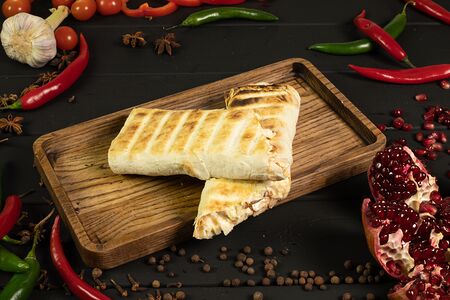 Шаурма сырная на углях