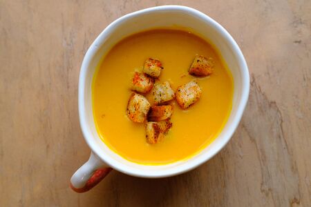 Тыквенный крем-суп с кокосовыми сливками