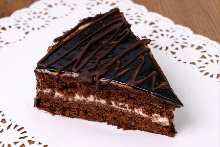 Шоколадное пирожное