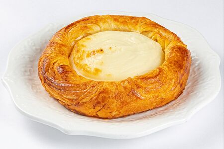 Ватрушка с рикоттой и абрикосом