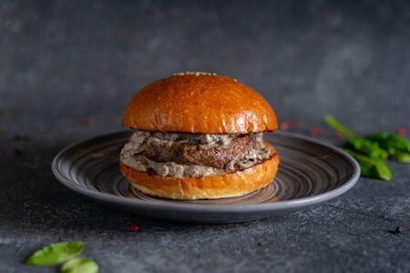 Бургер трюфельный