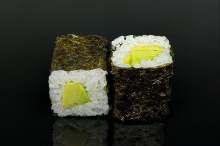 Ролл авокадо