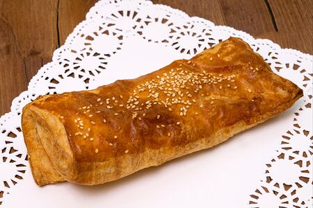 Слойка с ветчиной и сыром