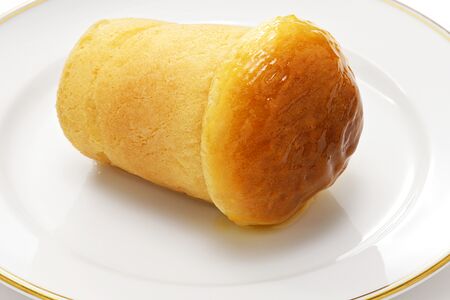 Баба ромовая глазированная шоколадной помадой