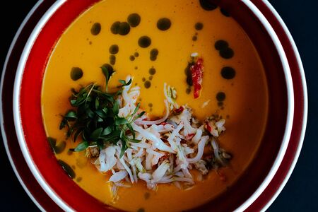 Тыквенный кари с крабом на кокосовом молоке