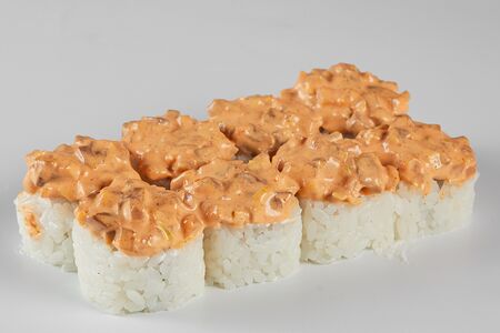 Острый ролл с тунцом