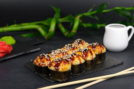 Ролл запеченный с мидиями