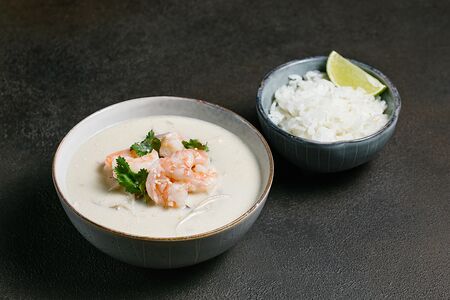 Том кха с креветками