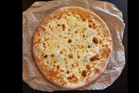 Четыре сыра томатная