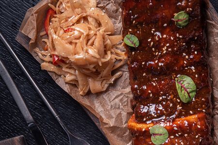 Ребра в пряном соусе