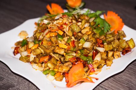 Салат из баклажанов, арахиса и перца №120