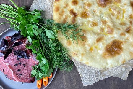 Пирог с говядиной и зеленью