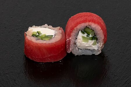 Ролл Магуро