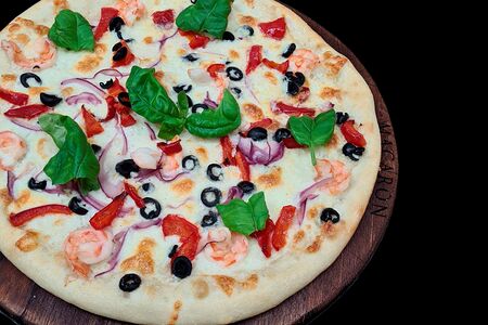 Пицца с креветкой