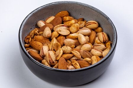 Жареные орешки со специями