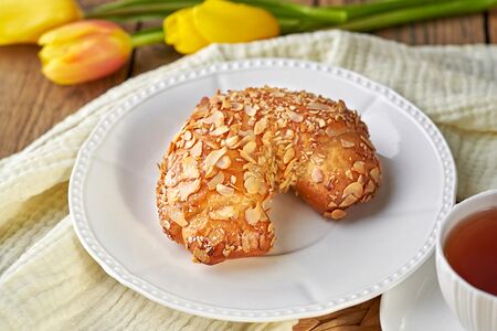 Рожок с вишней