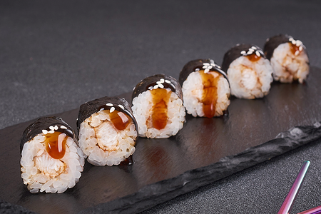 Мини-ролл с угрём