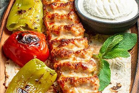 Люля-кебаб из курицы с моцареллой