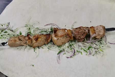 Шашлык в лаваше свинина