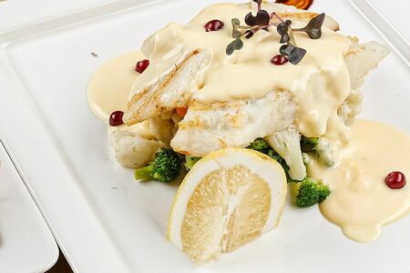 Филе палтуса под сливочным соусом