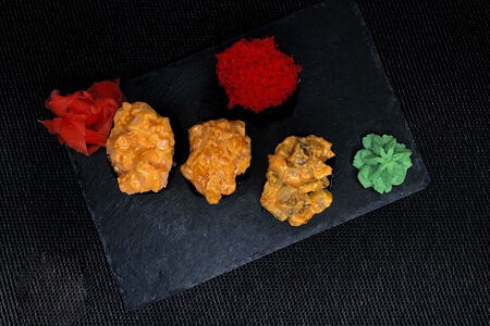 Гункан с креветкой (острый)