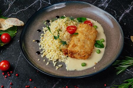 Треска с булгуром под соусом Шампань