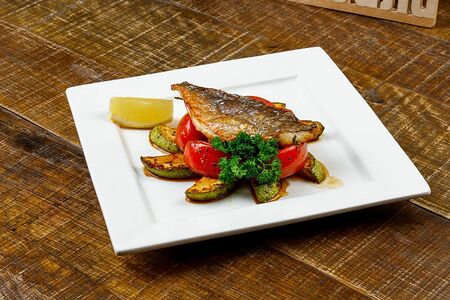 Филе дорадо с овощами