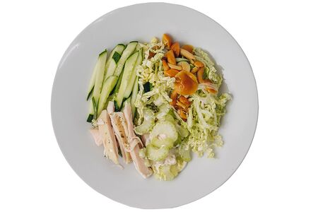 Салат с курицей, сельдереем и огурцом